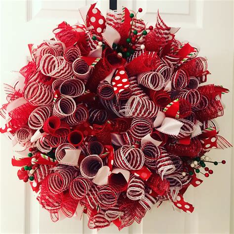 how to make a wreath using mesh ribbon